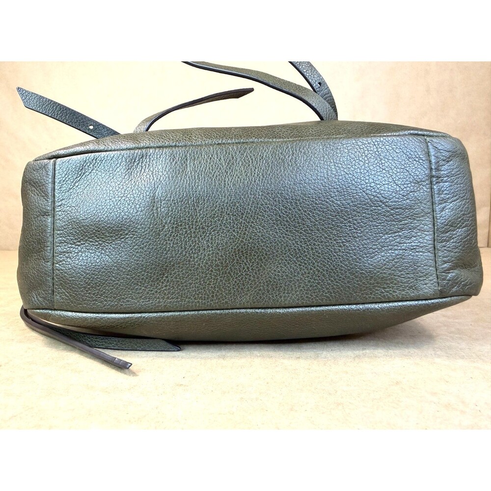 Banana Republic Vintage Camera Crossbody Bag in Dark Olive Green #404499 - Picture 16 of 16